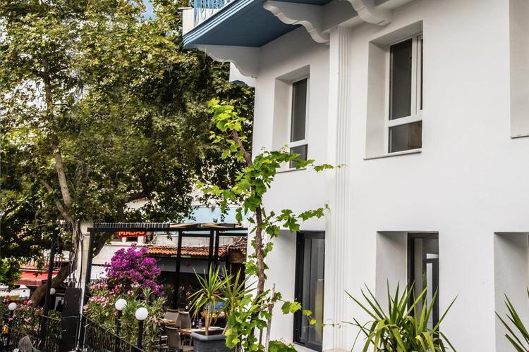 Eliada Hotel