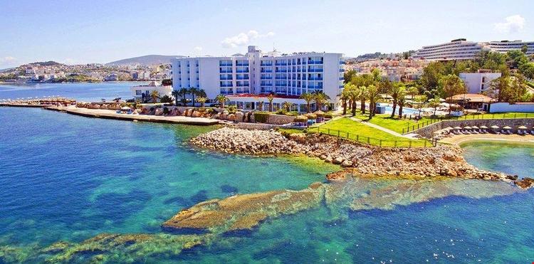 Le Bleu Hotel & Resort