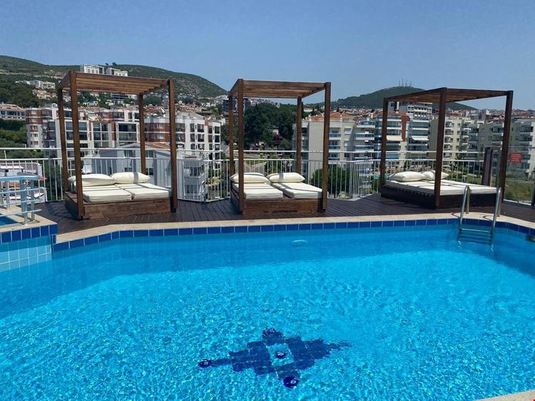 Queen Marin Hotel