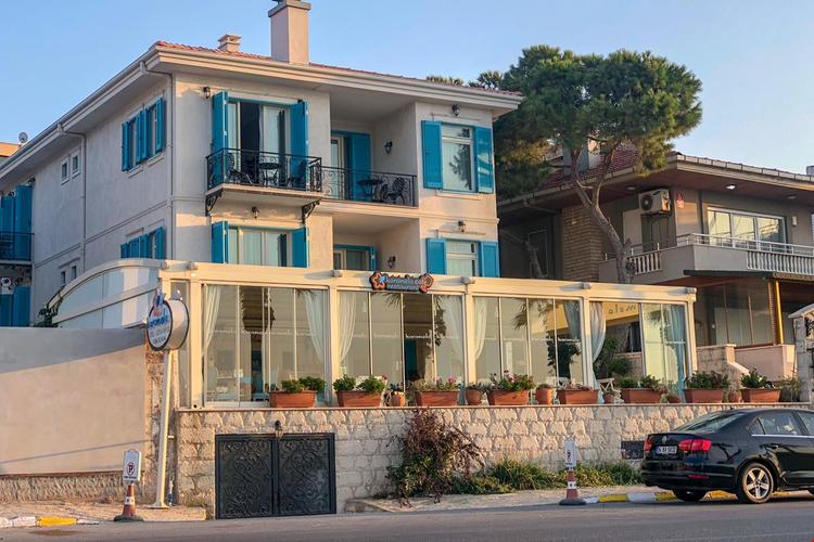 Karamela Otel