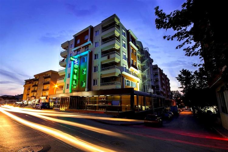 Formback Thermal Hotel