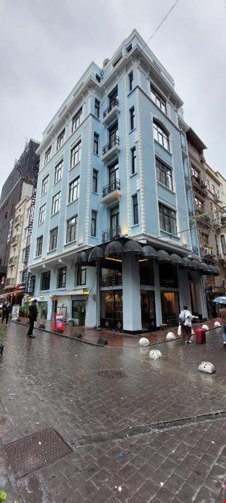 Boss To Hotel