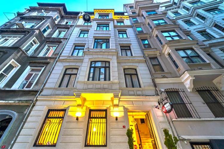 Next2 Hotel
