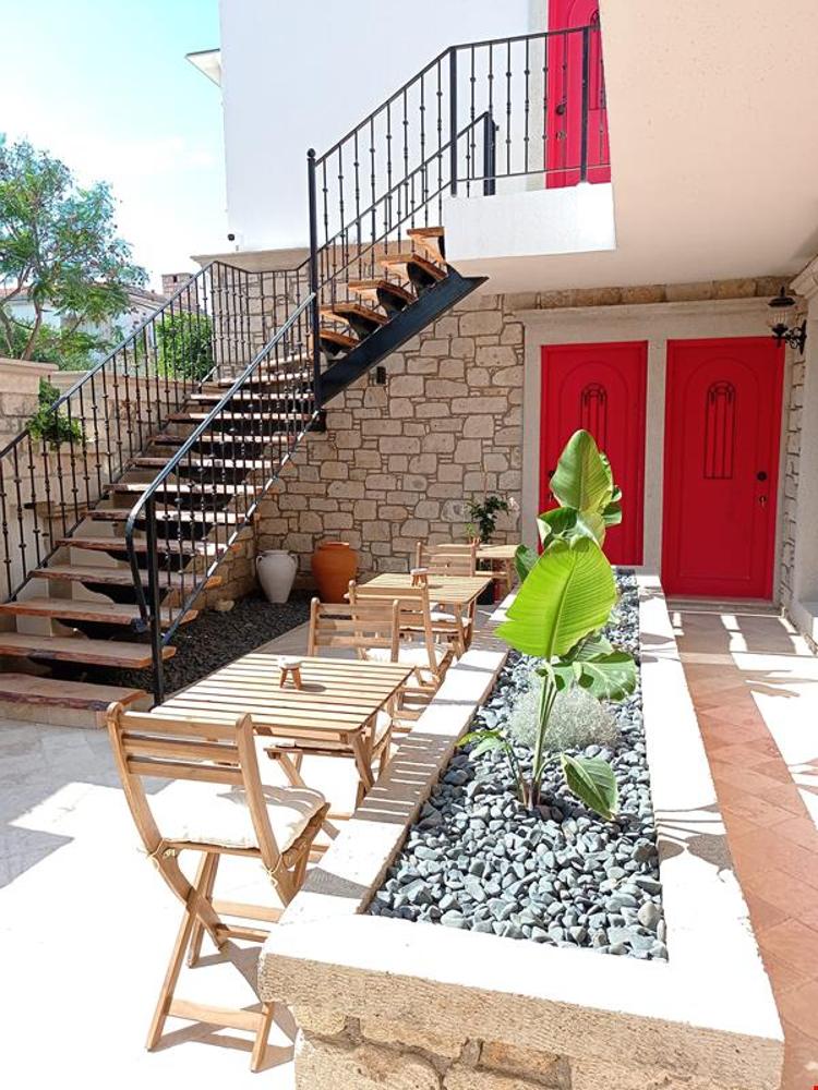 Alacati Otel Lalasa