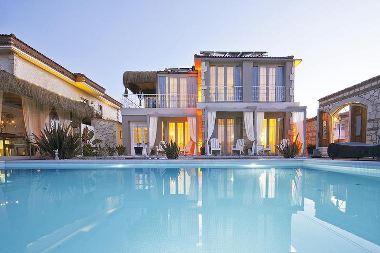 Sade Alaçatı Butik Otel