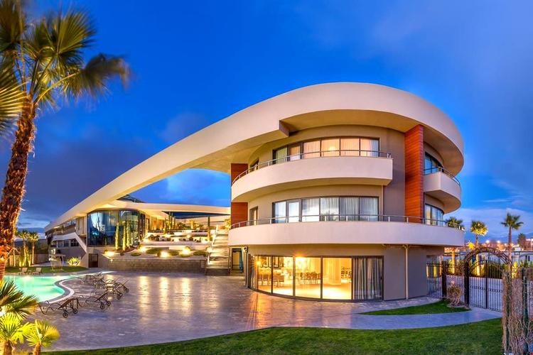 DoubleTree by Hilton Izmir Airport