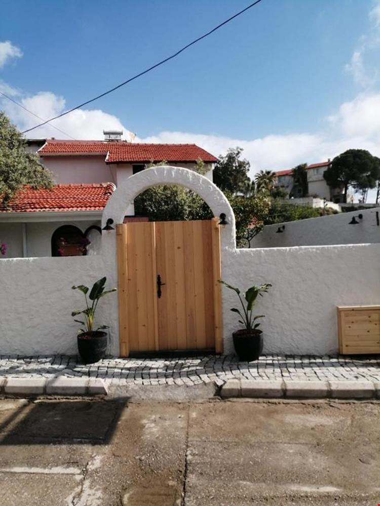 Elia Otel
