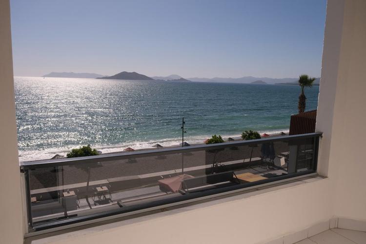 Sea Door Hotel