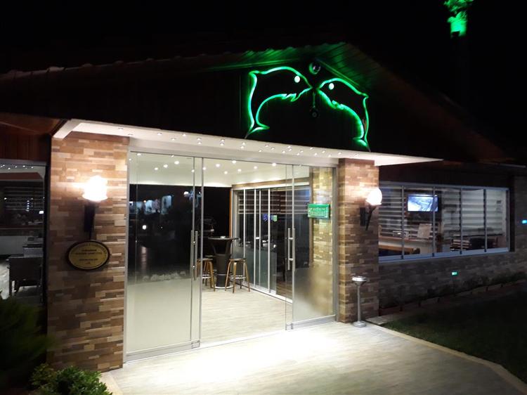 Dolphin Apart & Hotel