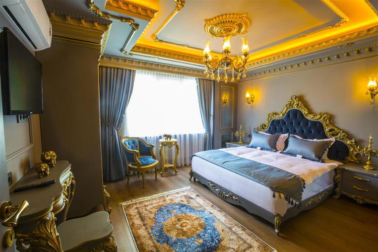 Real King Suit Otel