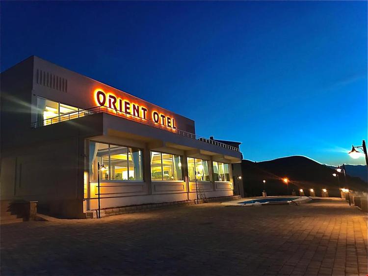 Van Orient Hotel