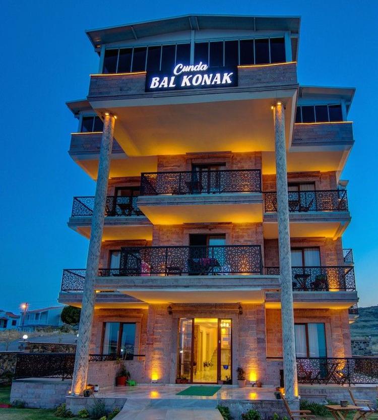 Cunda Balkonak Otel