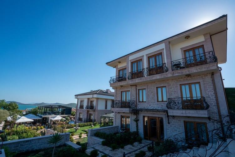 Cunda Baradiel Hotel