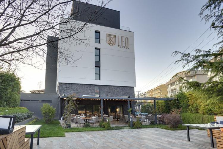 Leo Suites Hotel
