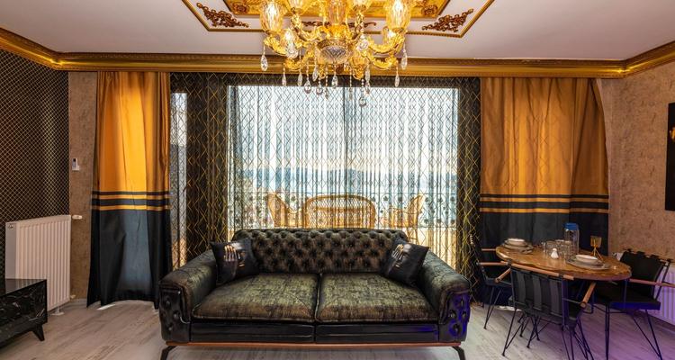 Sam Diamond Residence