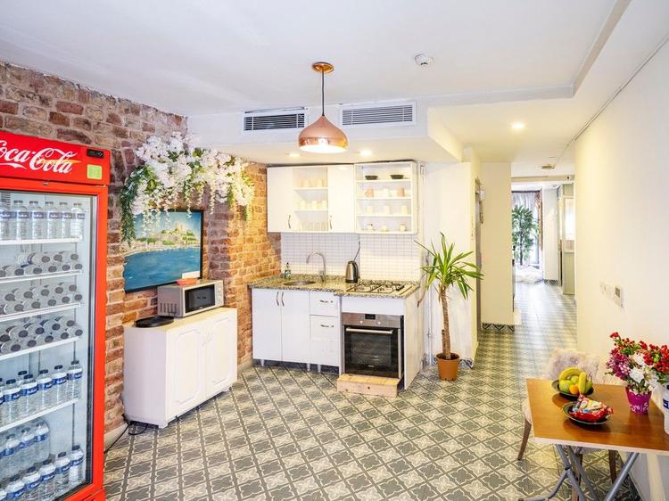 The Red Tent Suite 88