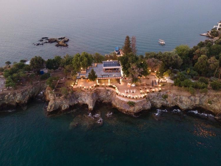 Icon Beach Suites Hotel