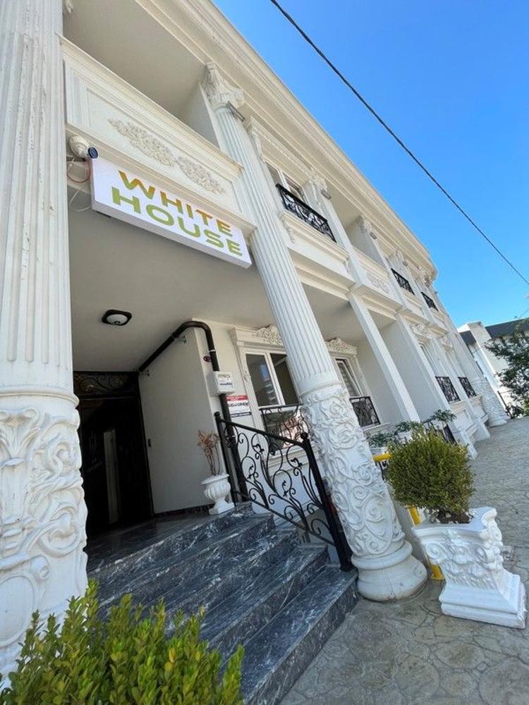 New White House Apart