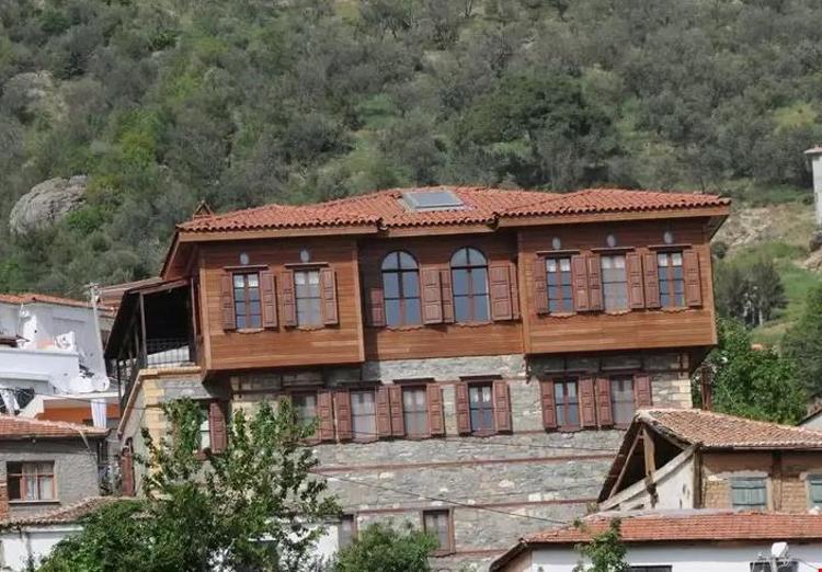 Altın Çeşmeli Konak