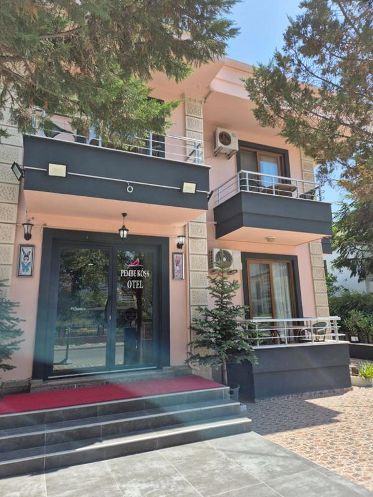 Pembe Köşk Otel Akçay