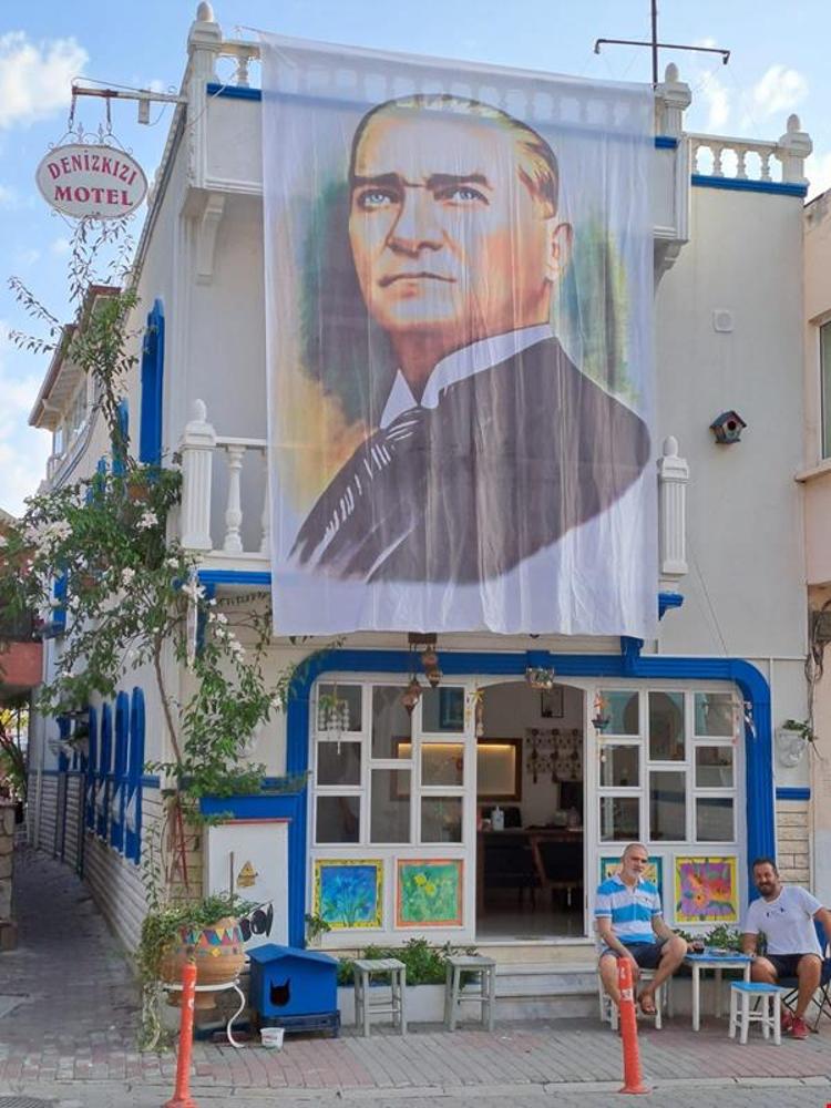 Deniz Kızı Motel Küçükkuyu