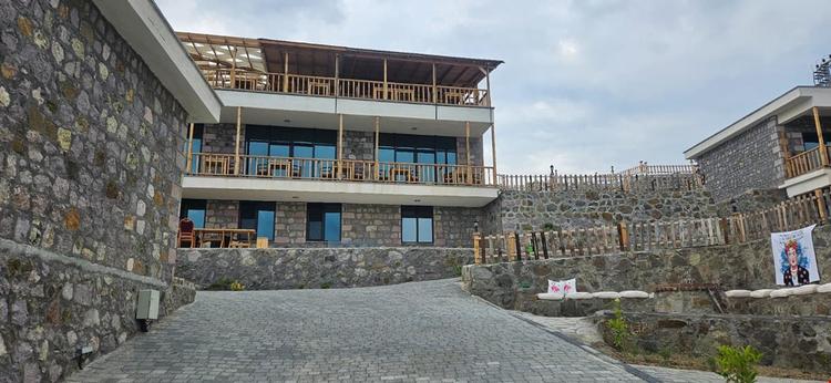 Karadut Taş Otel