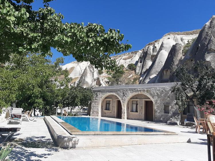 Seven Rock Cave Hotel