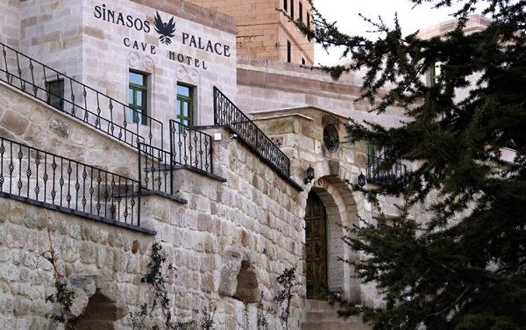 Sinasos Palace Cave Hotel
