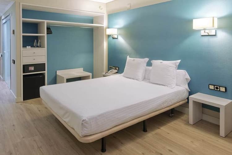 Num Hotel
