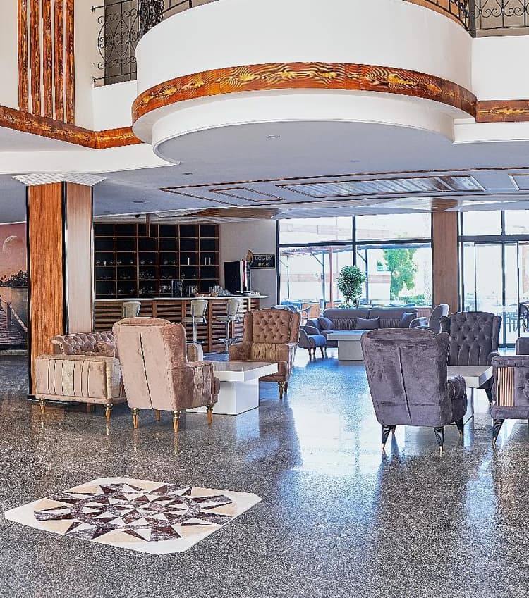 Clover Magic Park Side Hotel