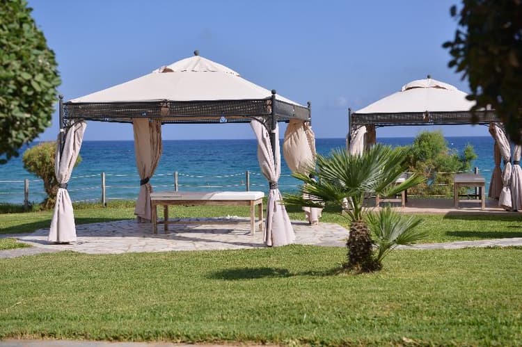 Alexander Beach Hotel & Village Resort