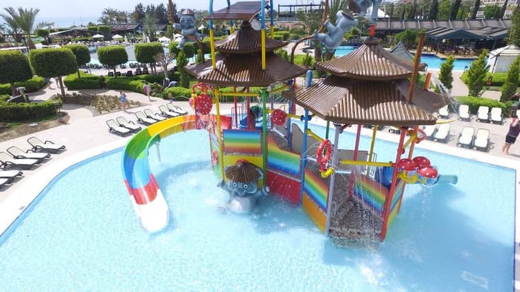 Limak Lara De Luxe Hotel & Resort