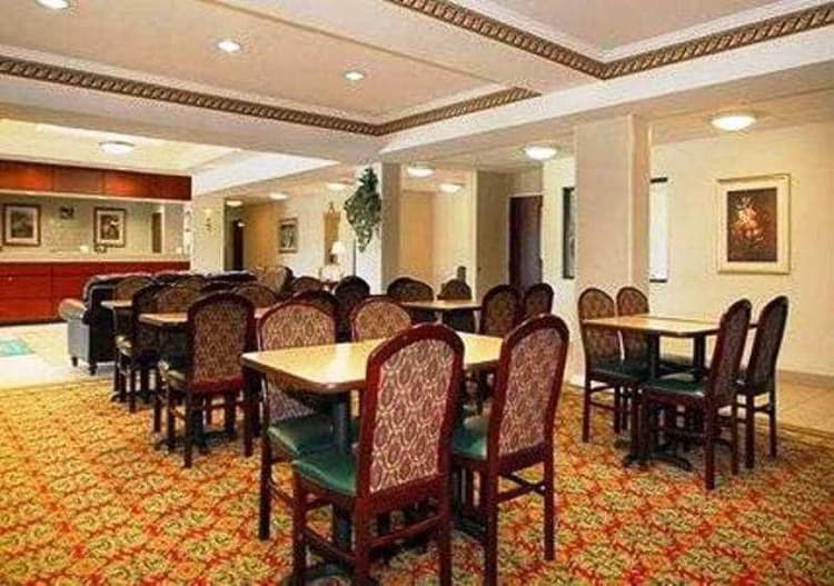 Red Roof Inn & Suites Indianapolis Airport