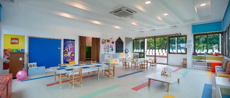 Nirvana Cosmopolitan Hotel