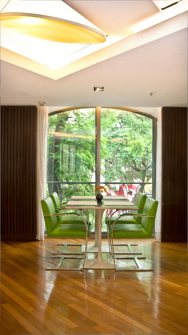 725 Continental Hotel