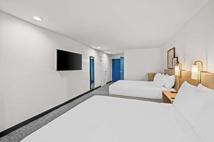 Spark by Hilton Sterling Dulles Airport