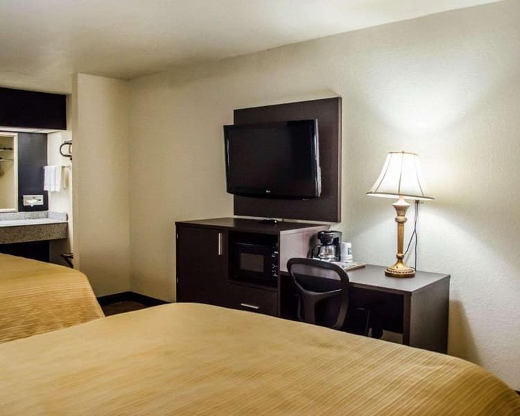 Days Inn by Wyndham Eglin AFB