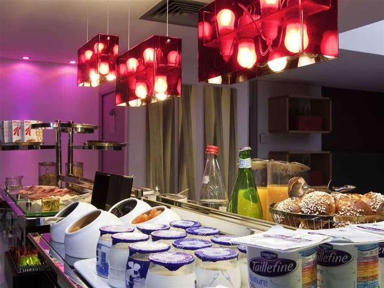 Mercure Paris Zafer Anıtı oteli