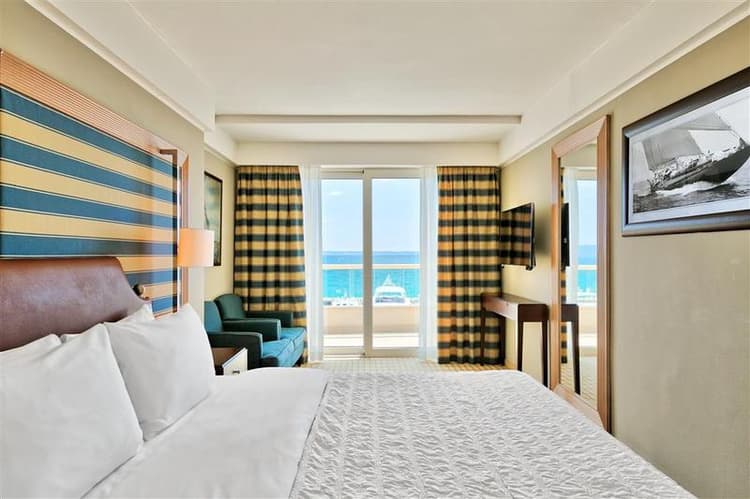 Le Meridien Lav Split