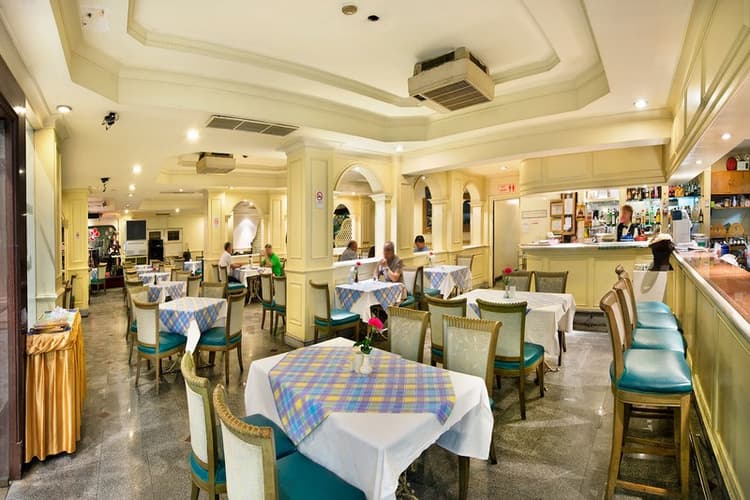 Royal Rattanakosin Hotel