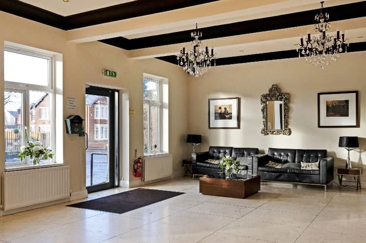 OYO The Baltimore Hotel