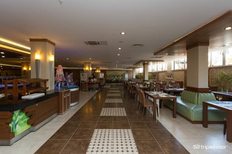 Ambassador Plaza Hotel