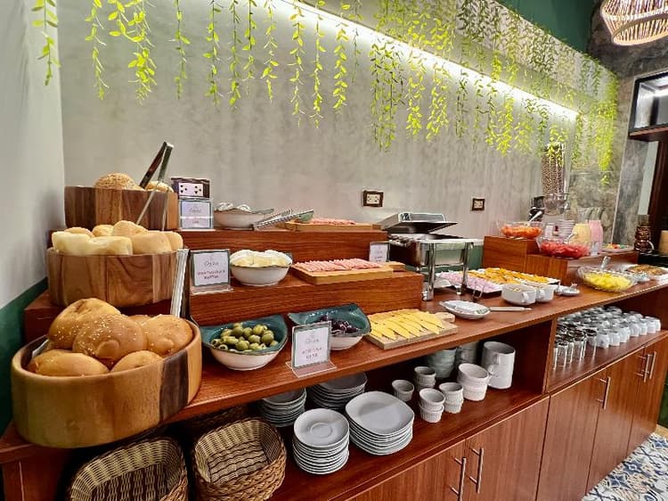 Montreal Magdalena Hotel