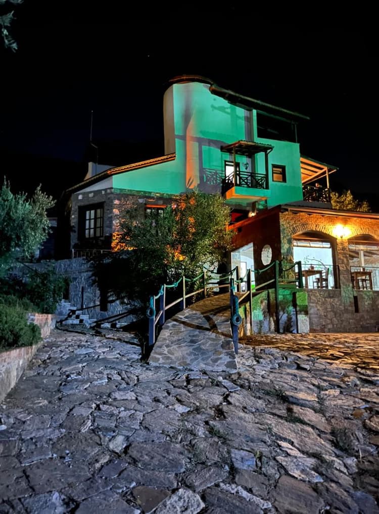 Pir Efes Mansion