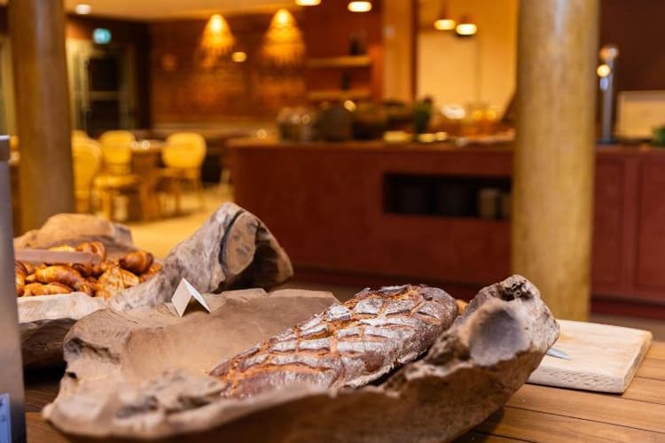 Serra Boutique Ha Tel