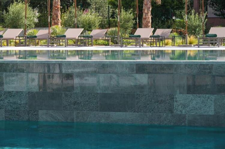 Molum Hotel & Residences