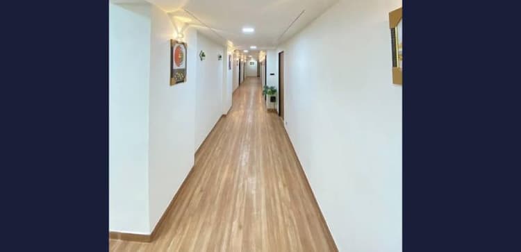 Royal Meredian Living