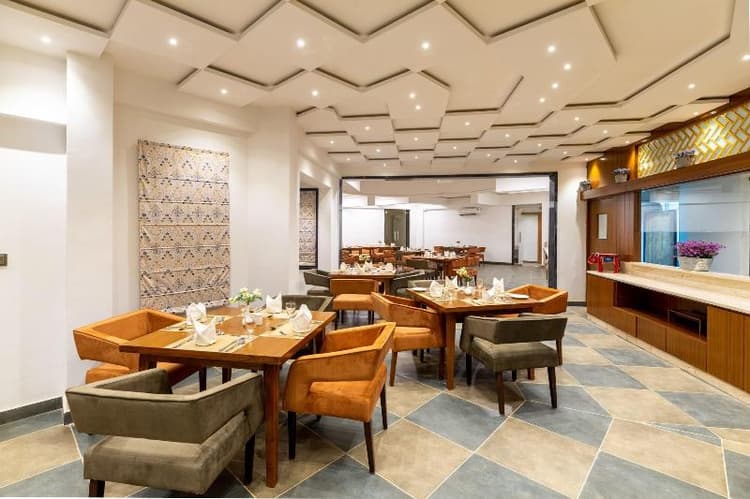 Traavista Aravali Mahal