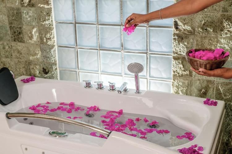 Royal Andilana Resort Spa