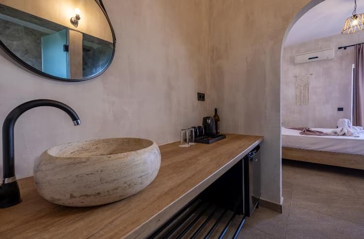 Iviskos - Adults Only